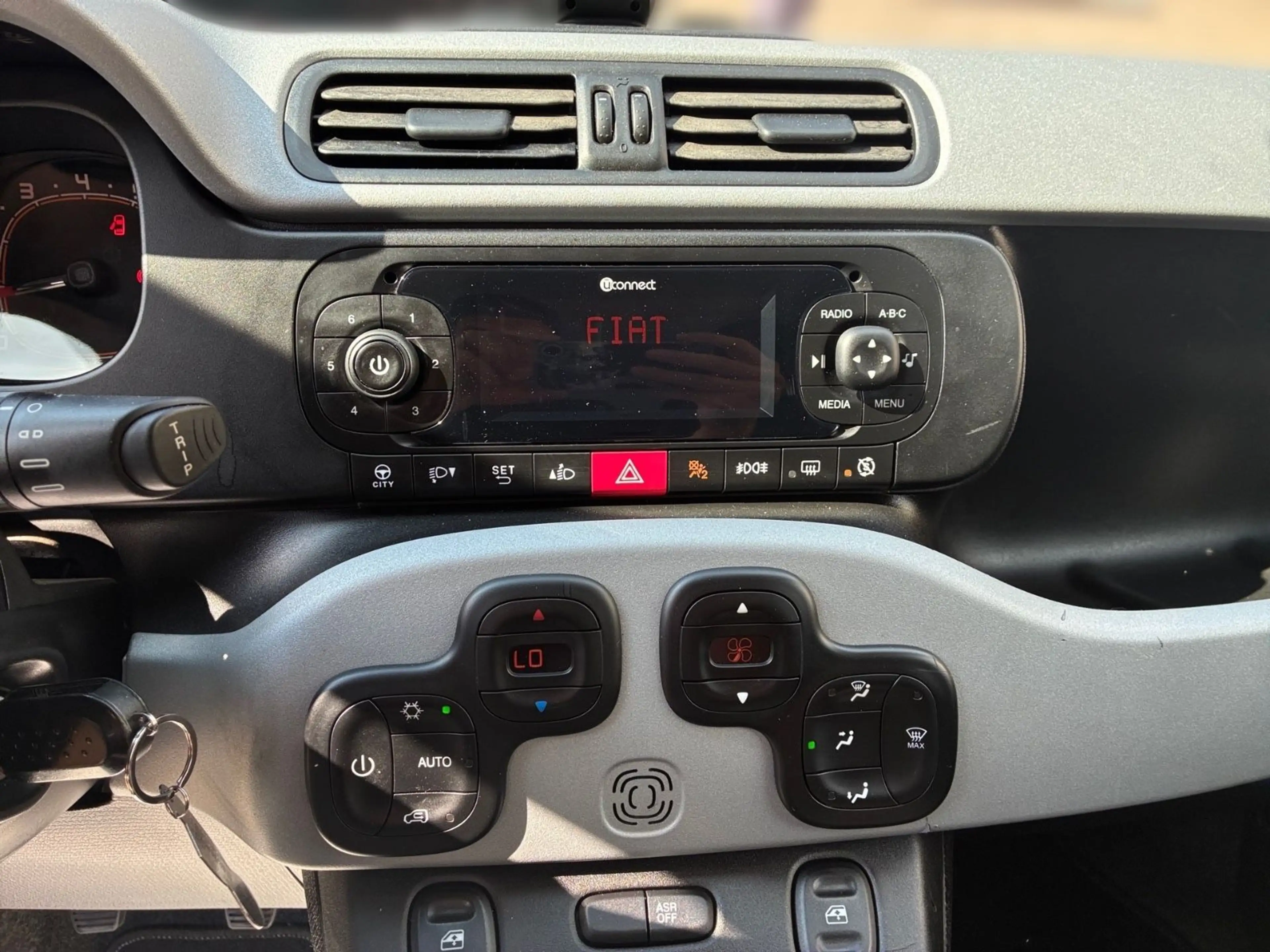 Fiat Panda City Cross 1.2 Klimaautomatik — photo 9