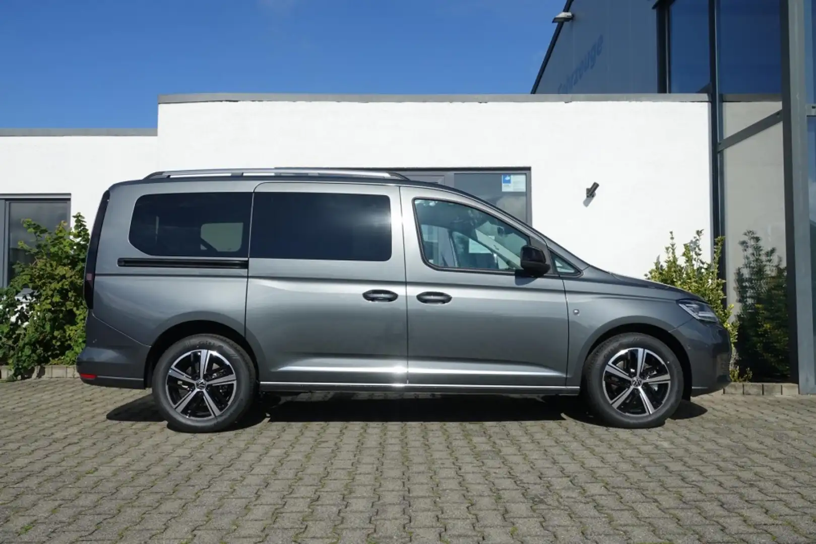 Volkswagen Caddy Maxi Style DSG Listenpreis: ca. 51.290 EUR Gri - 2