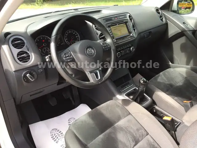 Volkswagen Tiguan view 13