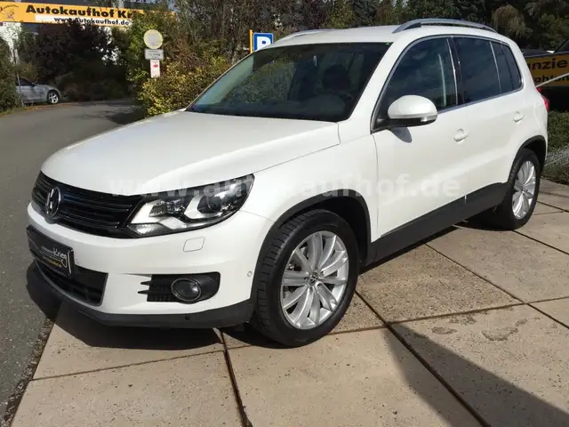 Volkswagen Tiguan view 3