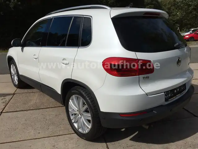 Volkswagen Tiguan view 5