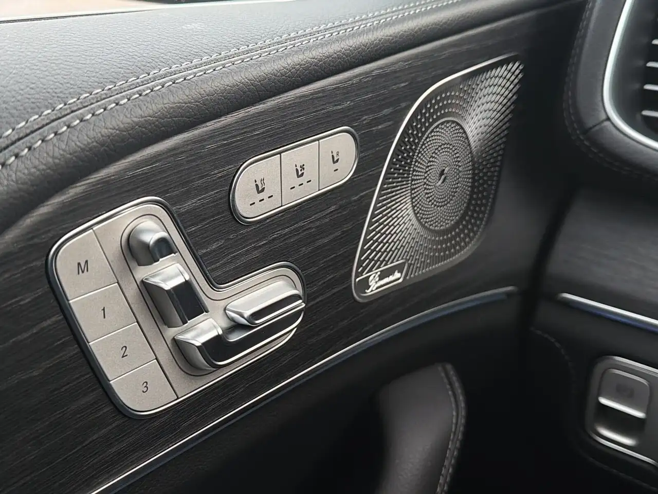 Mercedes-Benz GLE снимка Mercedes-Benz GLE