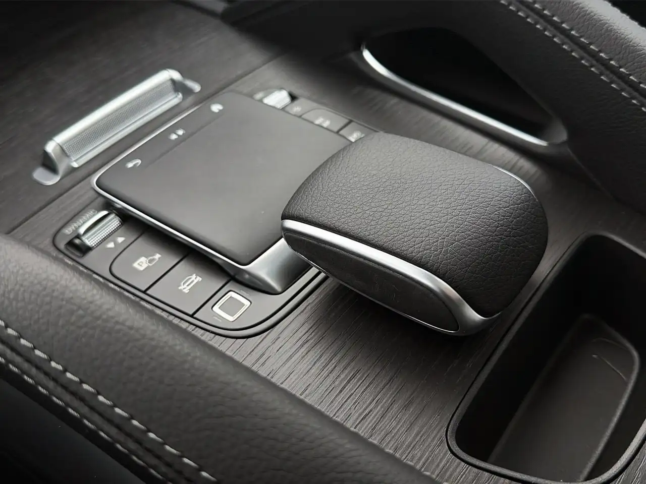 Mercedes-Benz GLE снимка Mercedes-Benz GLE