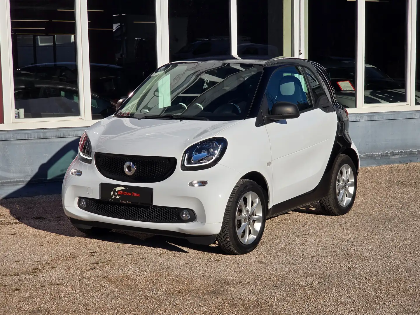 smart forTwo Automatic, SHZ, Klima,Panorama Schwarz - 2