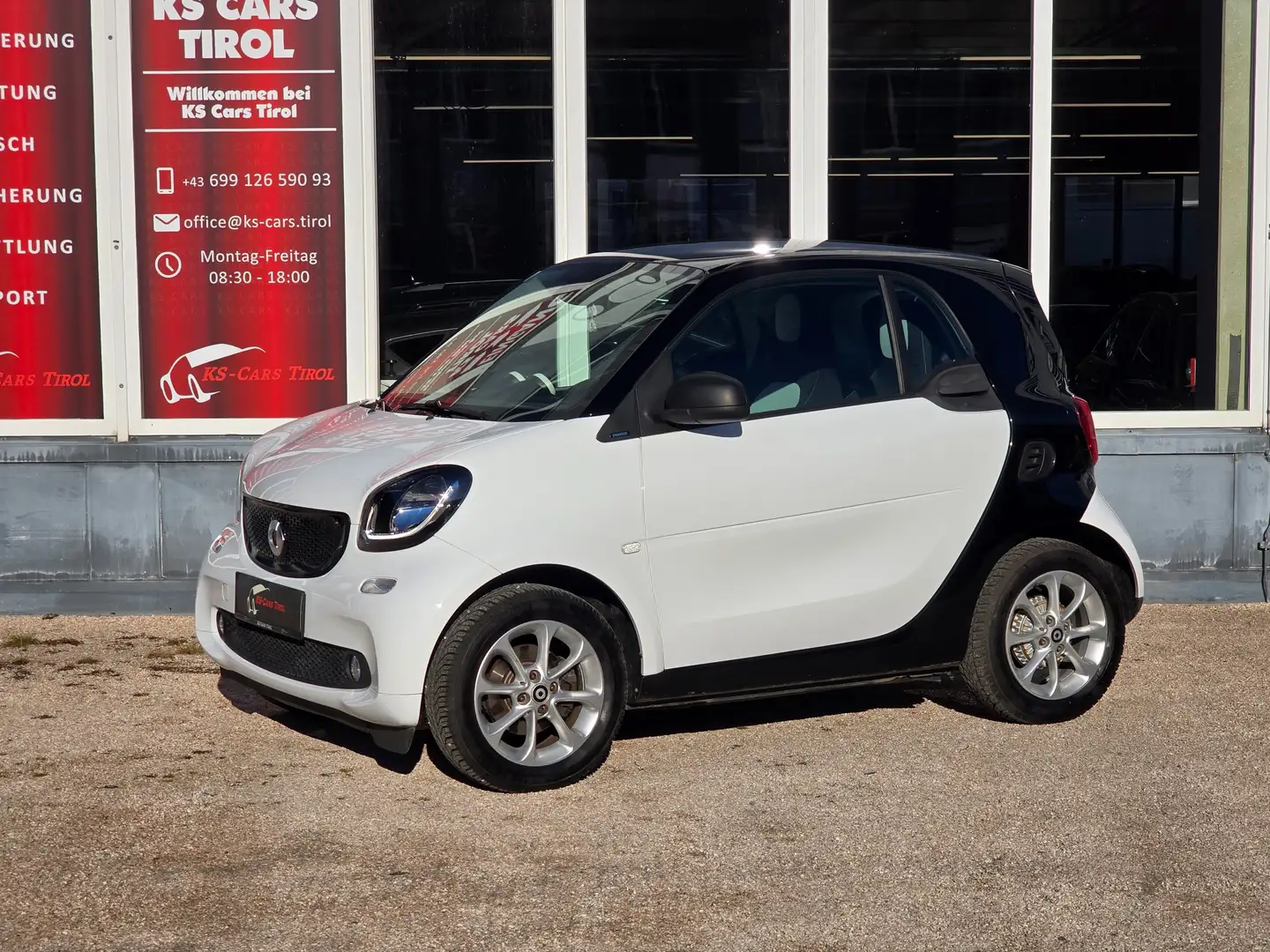 smart forTwo Automatic, SHZ, Klima,Panorama Schwarz - 1