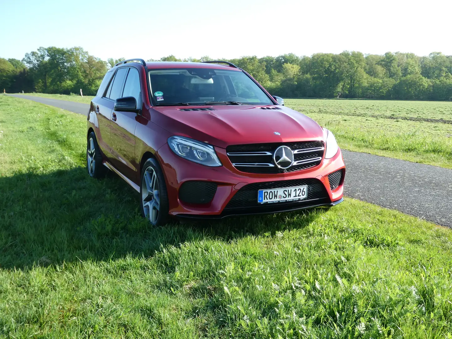 Mercedes-Benz GLE 500 GLE 4Matic 9G-TRONIC AMG Line Rot - 1