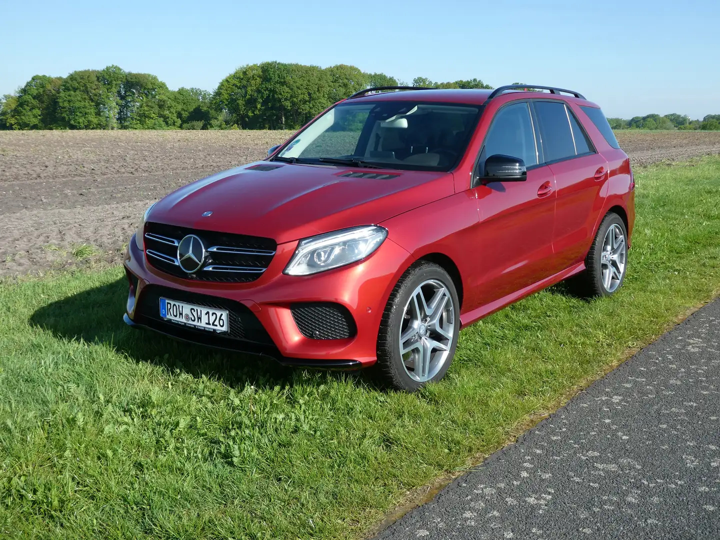 Mercedes-Benz GLE 500 GLE 4Matic 9G-TRONIC AMG Line Rot - 2