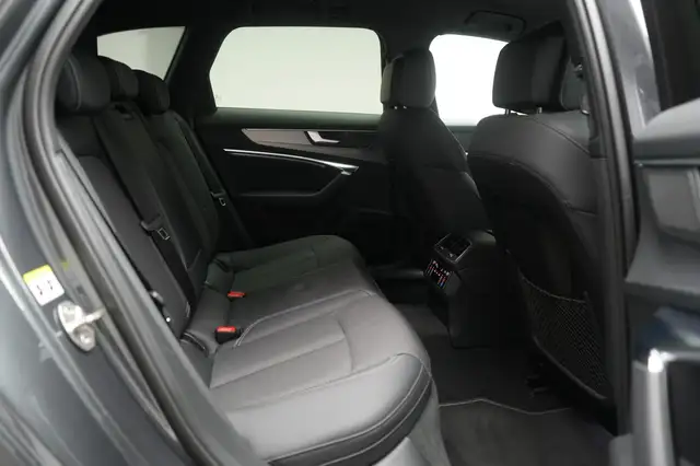 Audi A6 view 9