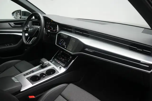Audi A6 view 8
