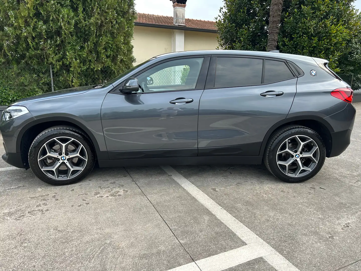 BMW X2 X2 F39 sdrive18d Business X auto Grigio - 2