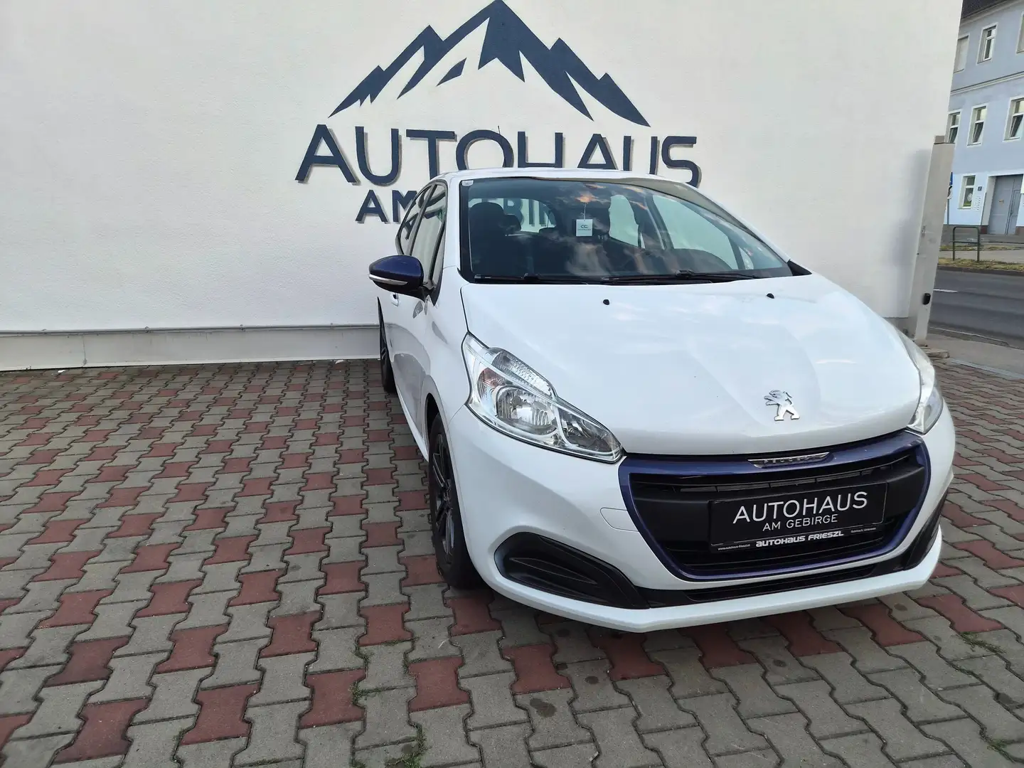 Peugeot 208 Like Weiß - 2