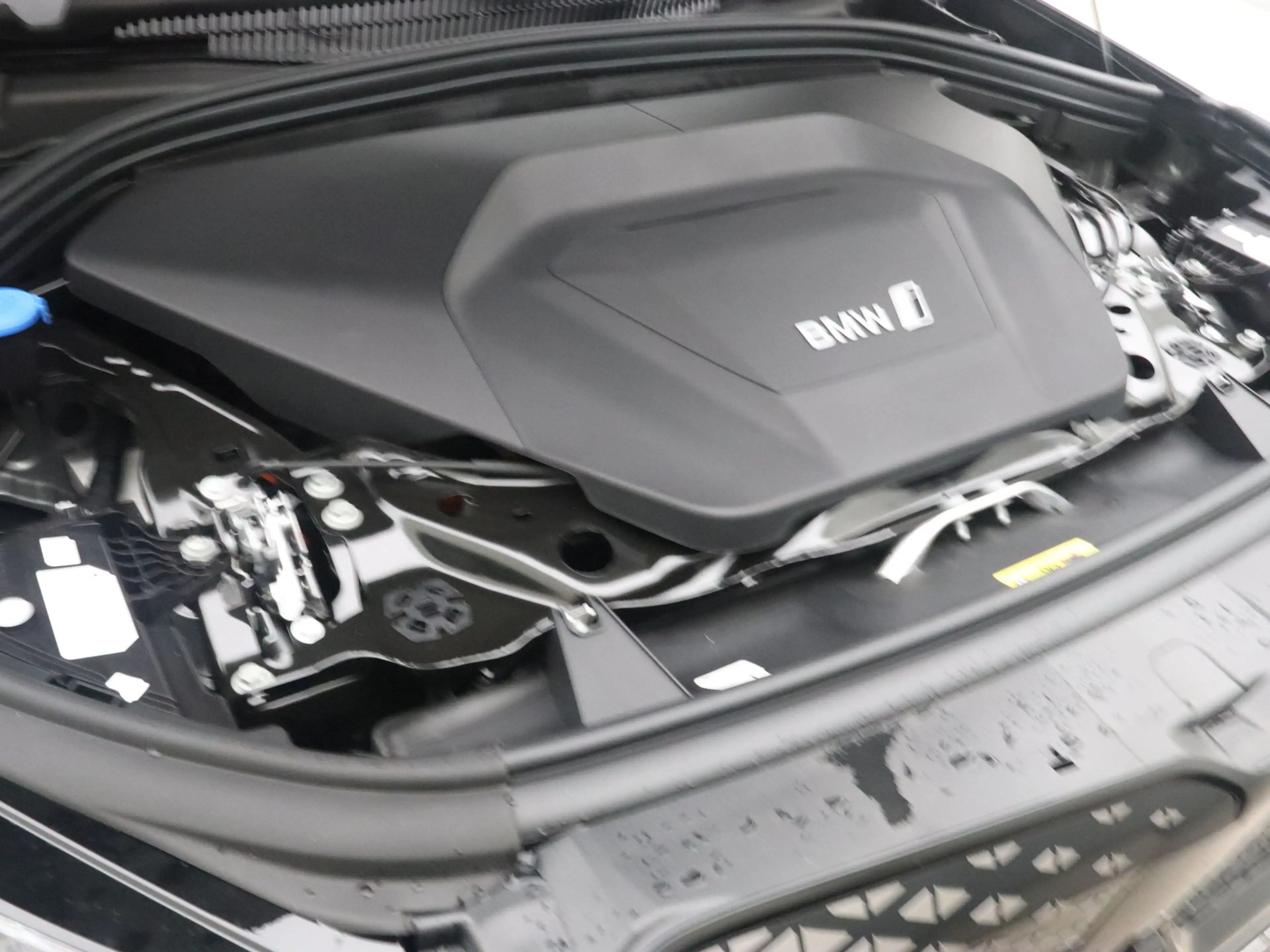 BMW iX1 eDrive20 67 kWh M Sport Edition — photo 4