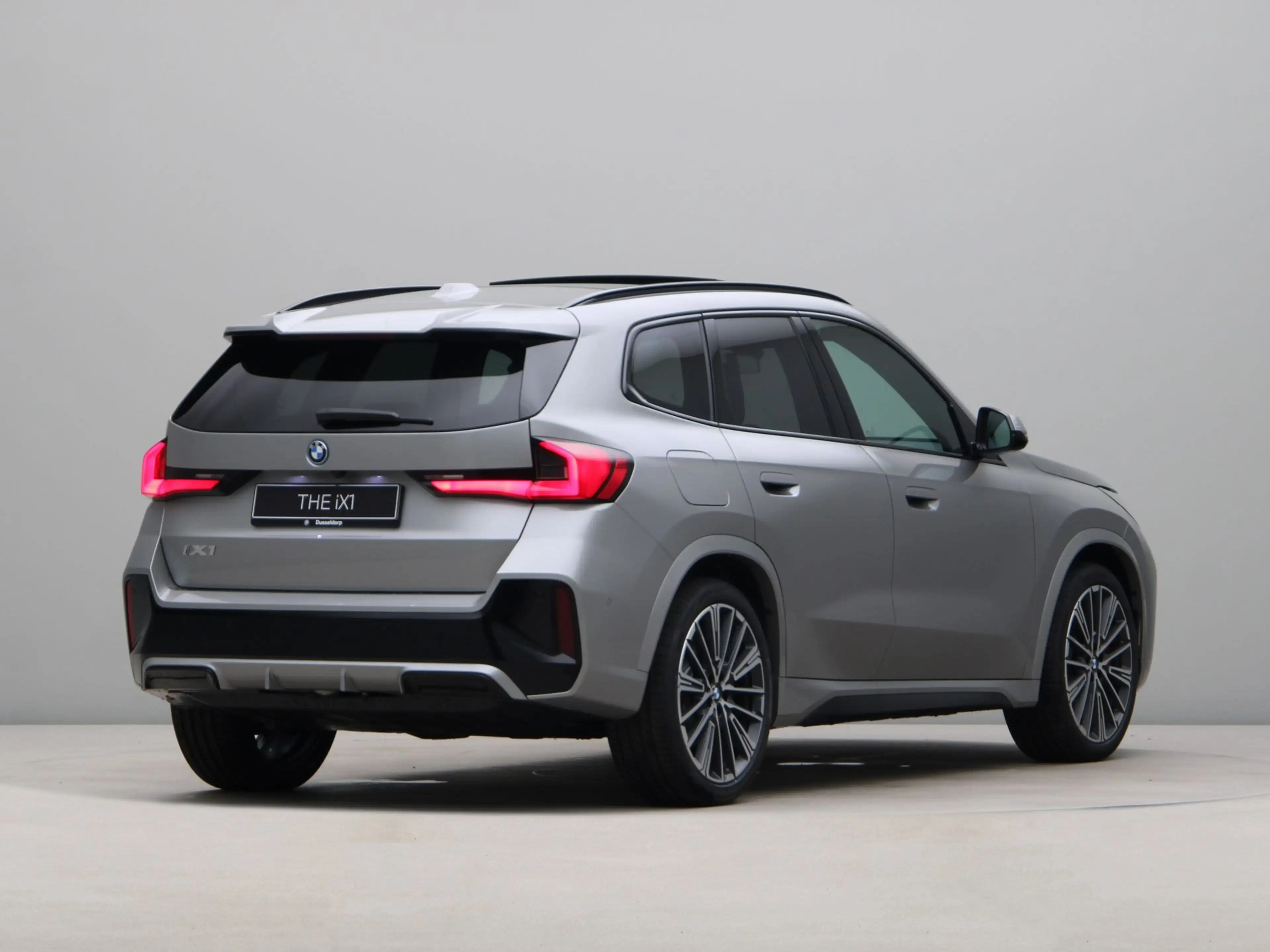 BMW iX1 eDrive20 67 kWh M Sport Edition — photo 9