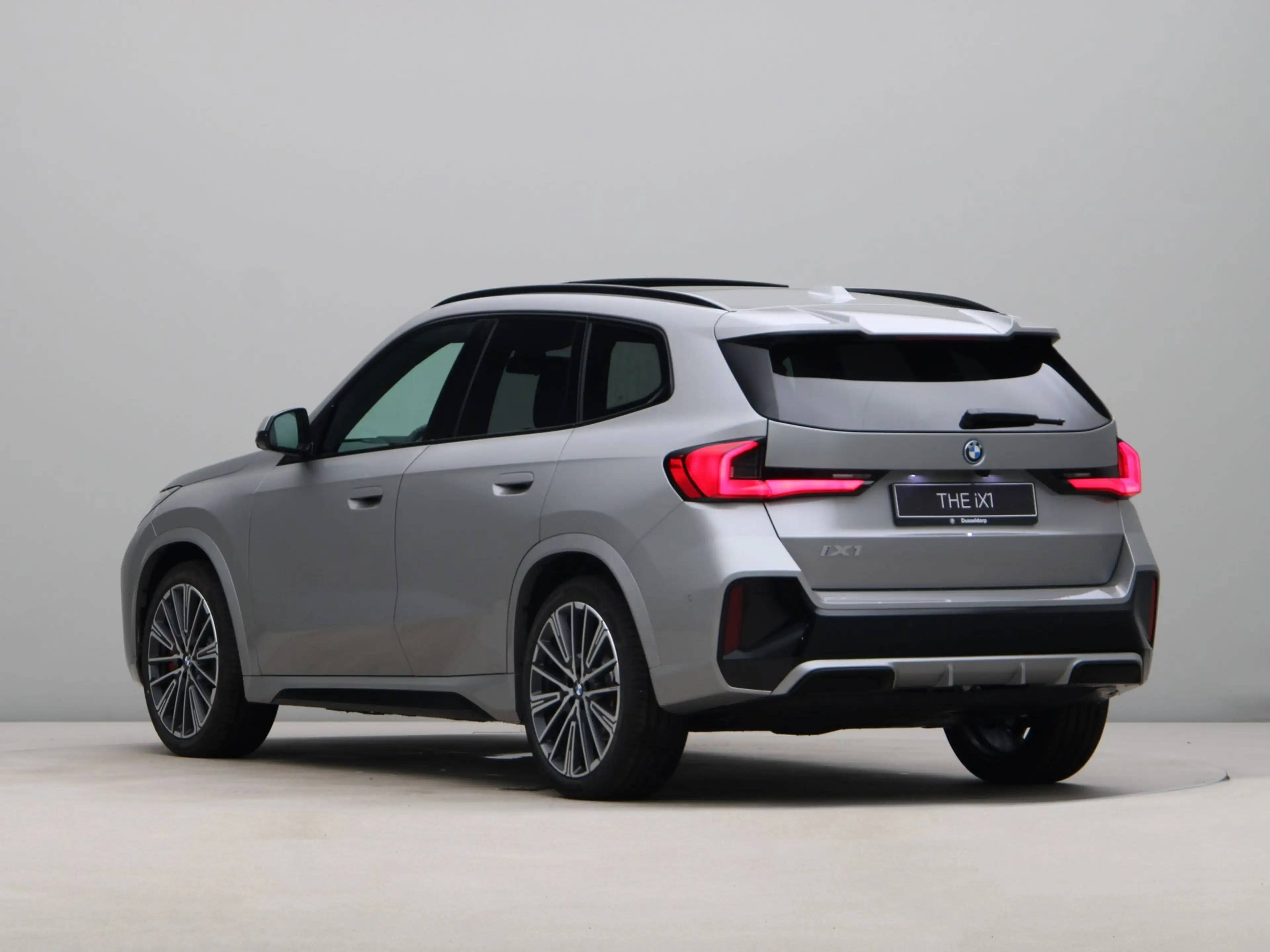 BMW iX1 eDrive20 67 kWh M Sport Edition — photo 11