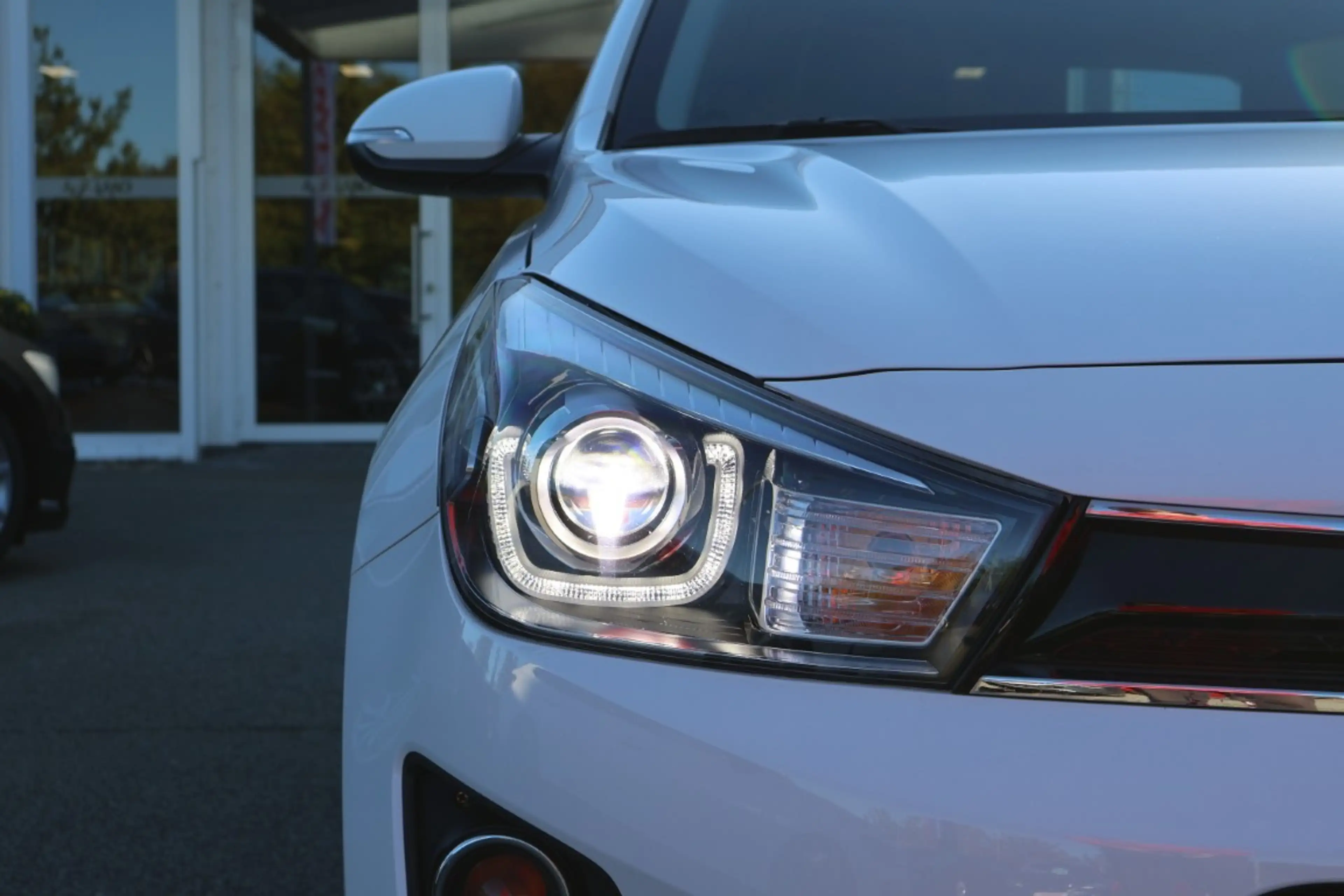Kia Rio Vision LED Navi Sitzheizung DAB Kamera PDC — photo 9