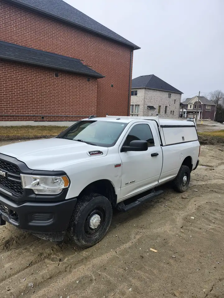 RAM 2500 снимка RAM 2500