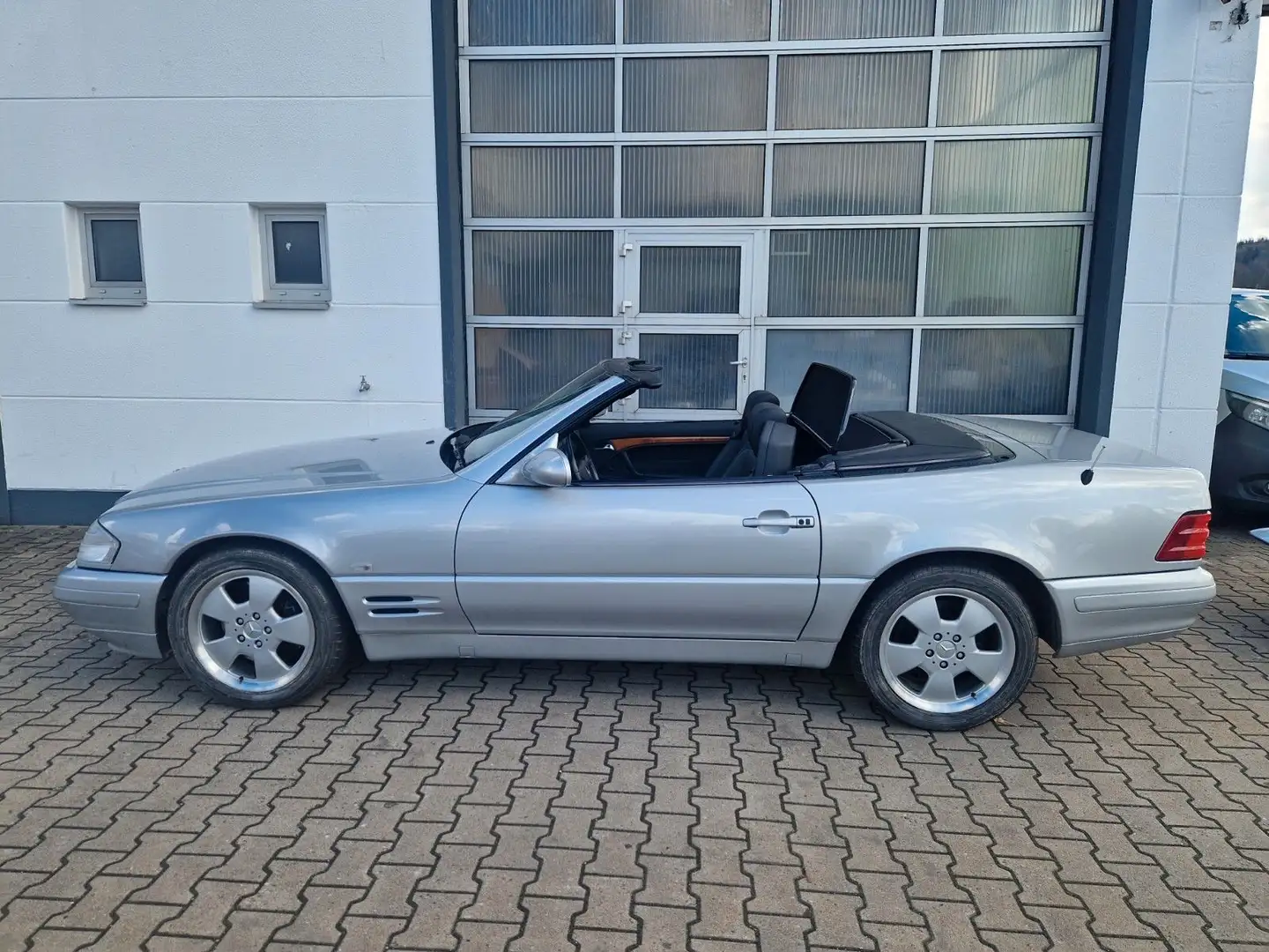 Mercedes-Benz SL 320 Deutsch/2.Hd/Fondsitze/Xenon/SHZ/61'km! Stříbrná - 2