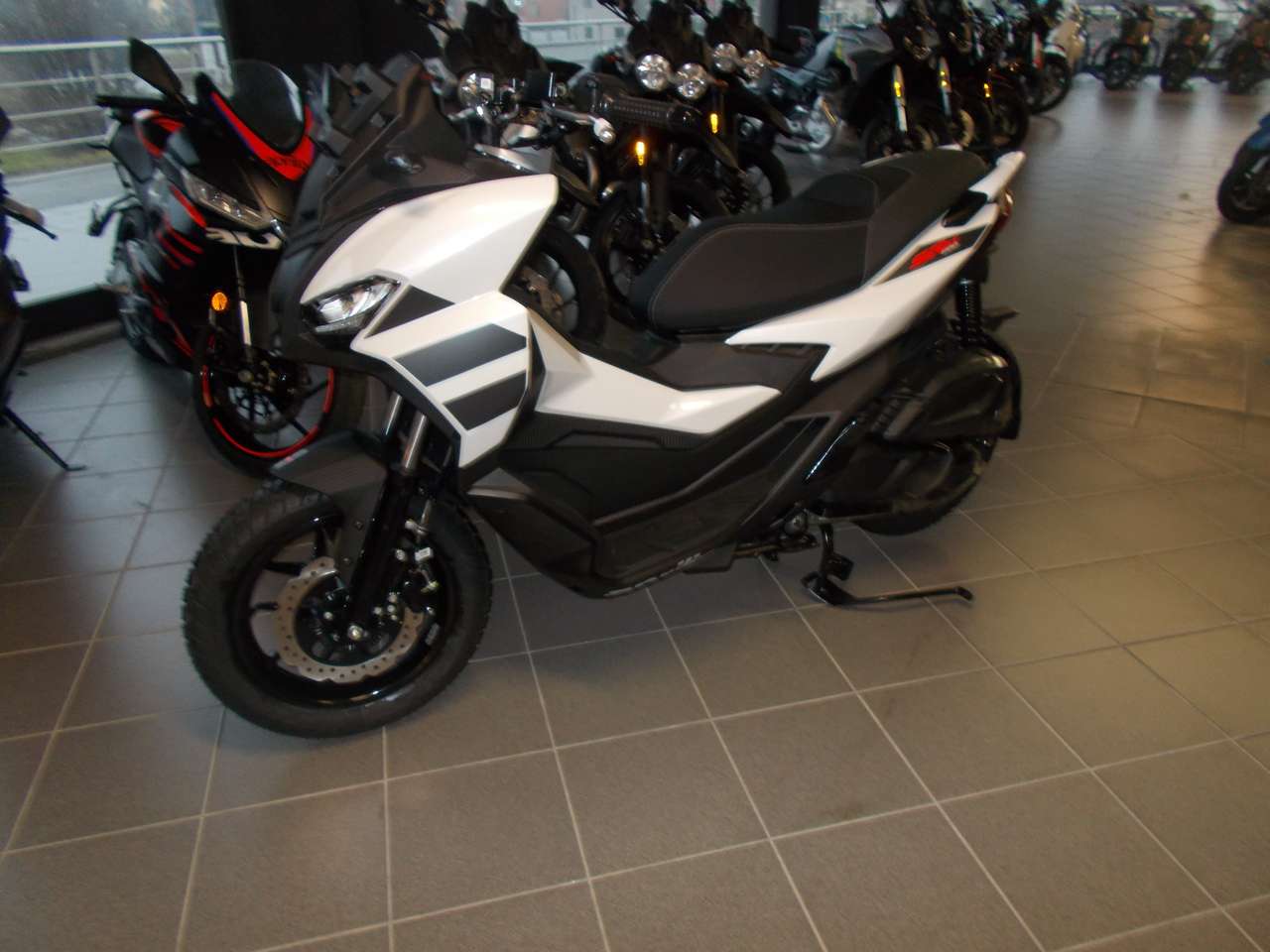 Aprilia SR GT 200 MOD 2025 E5+