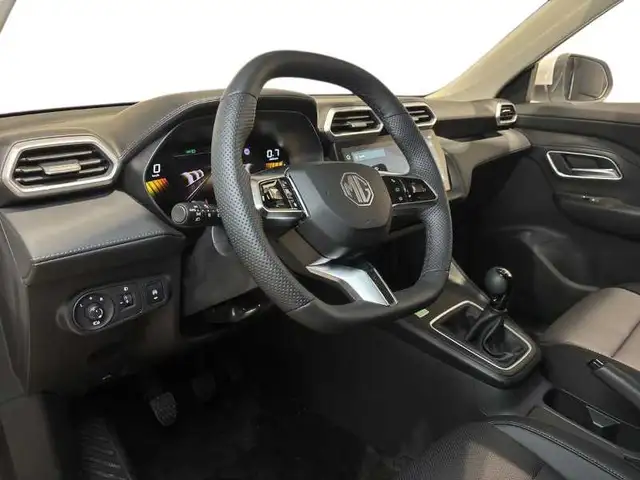 MG ZS view 11