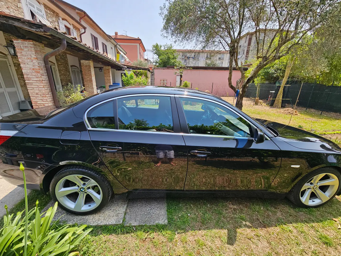 BMW 530 Nero - 2