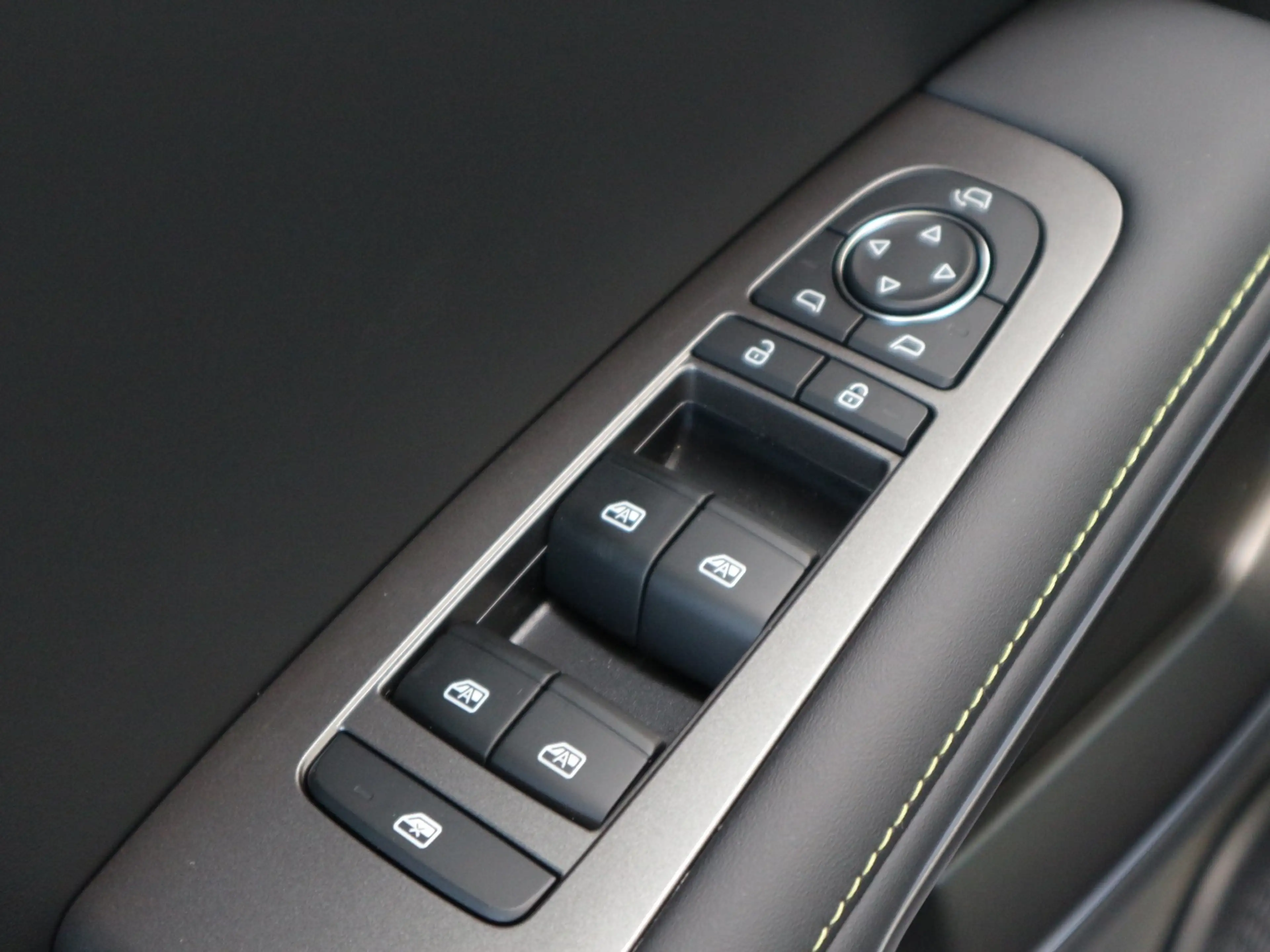 BYD Atto 2 DM-i Boost 360° LED Navi Pano SHZ Assist — photo 15
