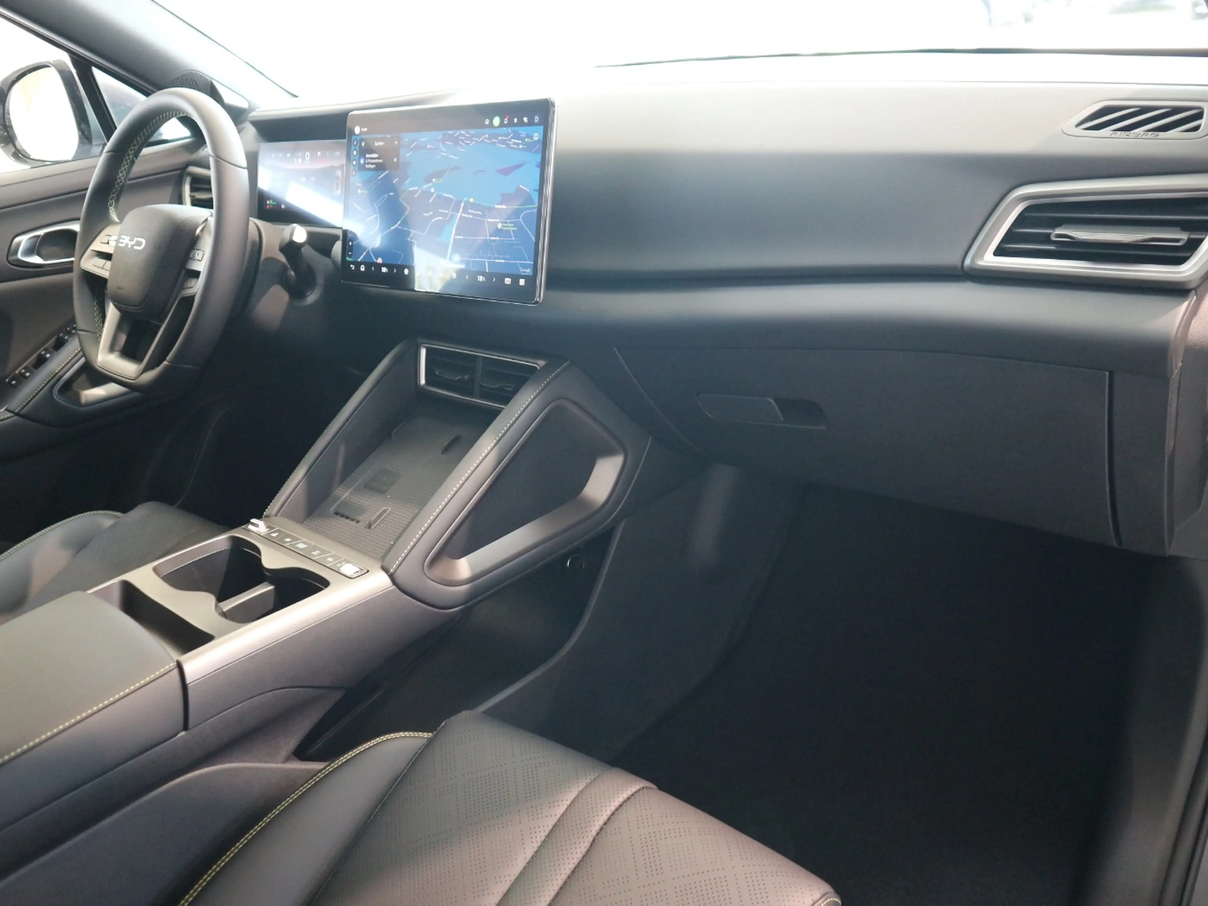 BYD Atto 2 DM-i Boost 360° LED Navi Pano SHZ Assist — photo 21