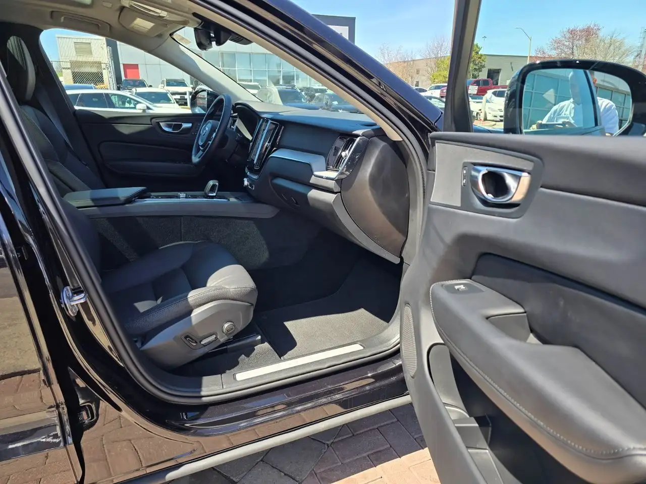 Volvo XC60 снимка Volvo XC60