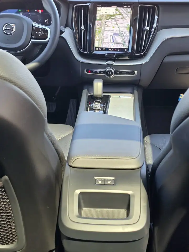 Volvo XC60 снимка Volvo XC60