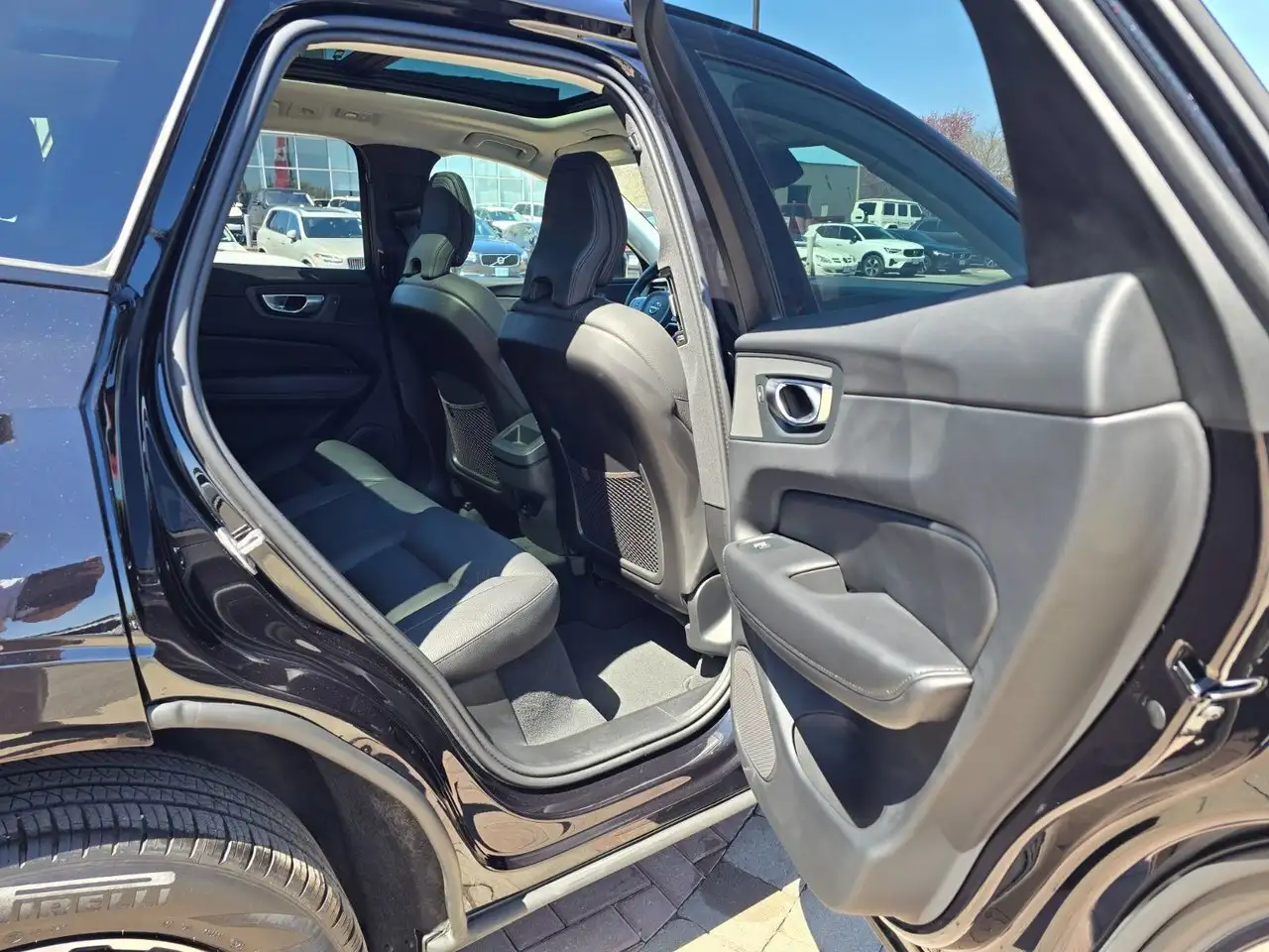 Volvo XC60 снимка Volvo XC60