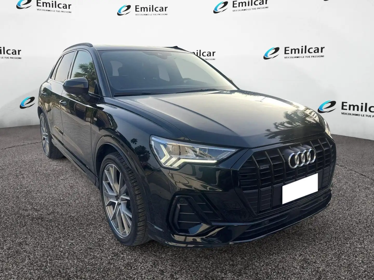 Audi Q3 45 TFSI quattro S tronic S line edition Negro - 2