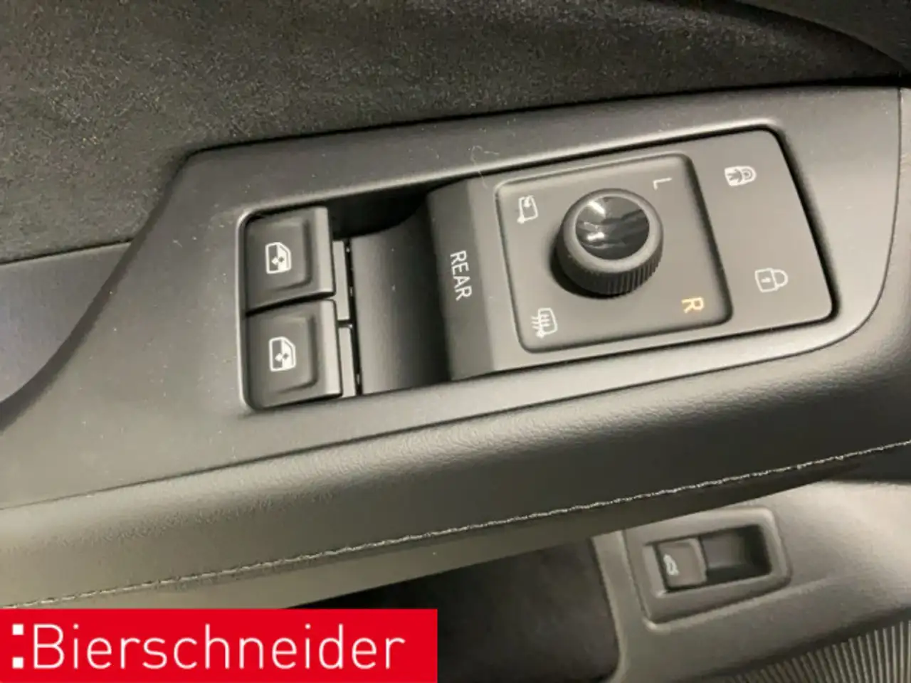Volkswagen ID.7 Pro Black Style 20 AHK PANO NAVI WÄP 10