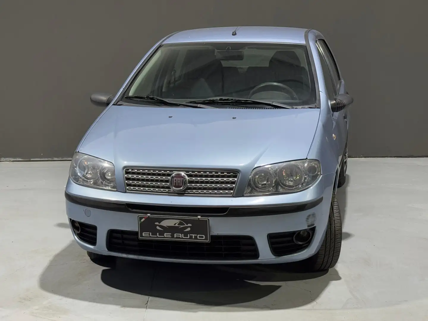 Fiat Punto Punto 5p 1.2 natural power Classic Azul - 2