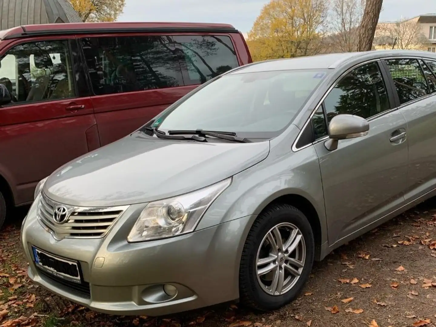 Toyota Avensis Avensis Combi 2.0 D-4D Silber - 2