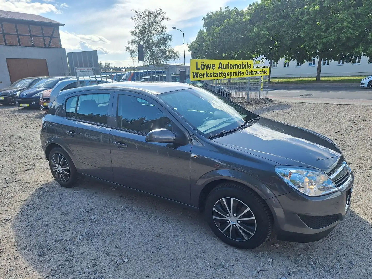 Opel Astra 1.6 Ecotec Edition 85kW deut. H. Tüv neu!! Grau - 1