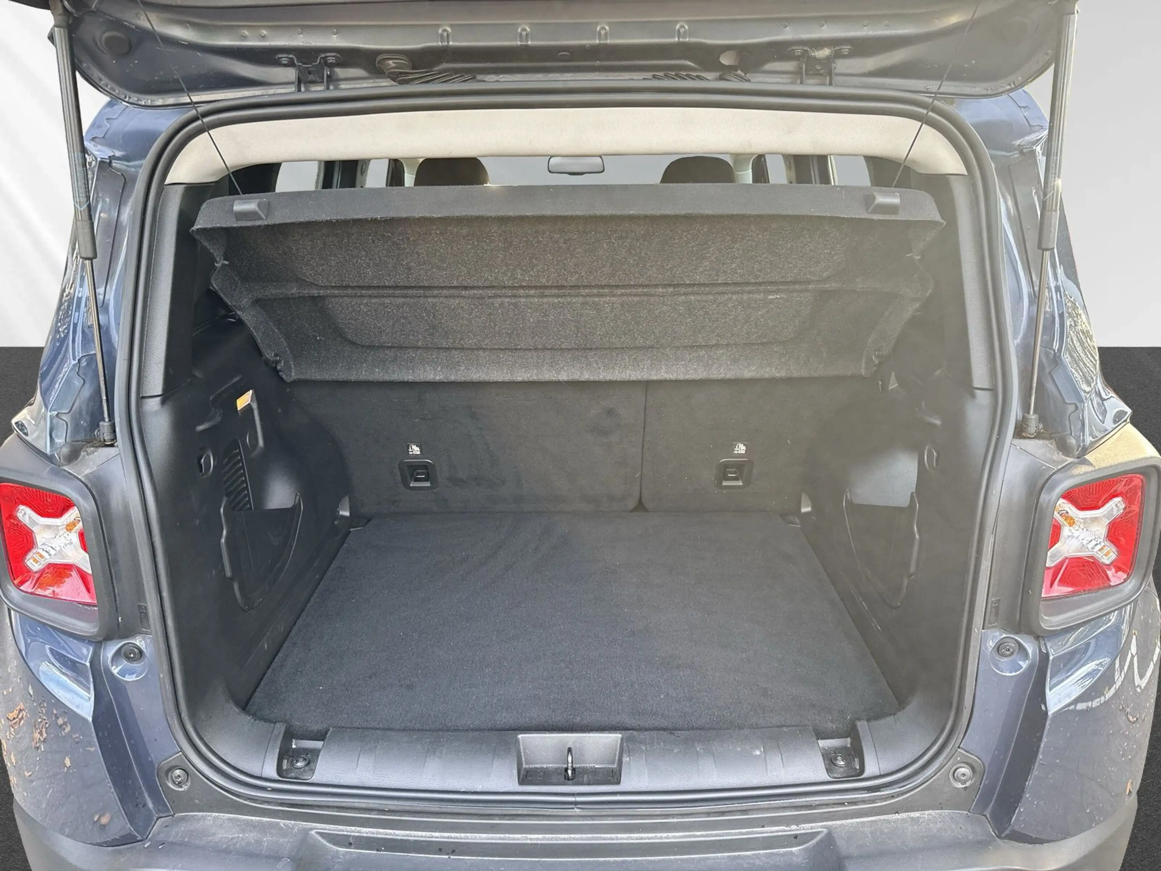 Jeep Renegade BU 1.0 T-GDI Longitude FWD+LHZ+SHZ+PDC+ — photo 6