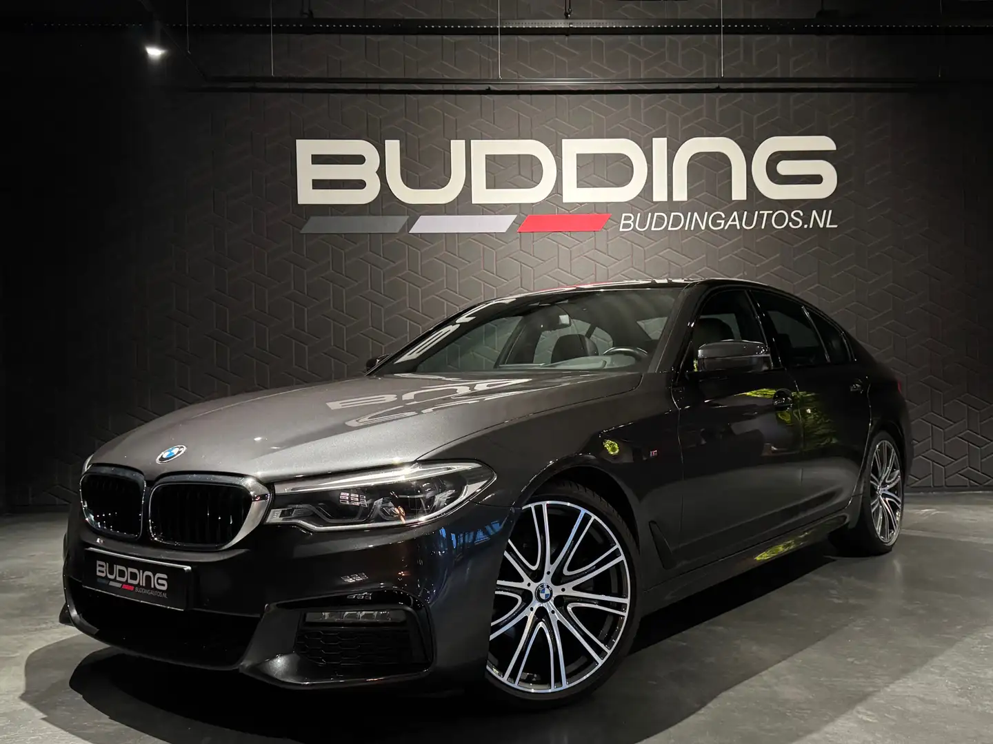 BMW 520 5-serie 520i High Executive | M-sport | Head-up Gris - 1