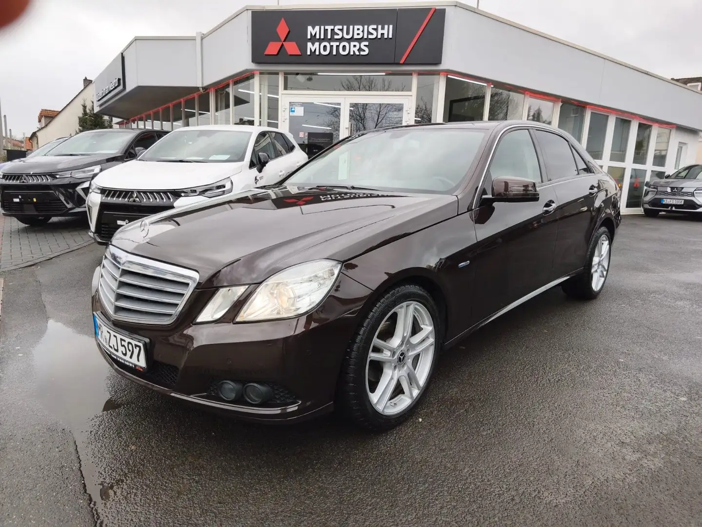 Mercedes-Benz E 220 E Limousine E 220 CDI BlueEfficiency Braun - 1