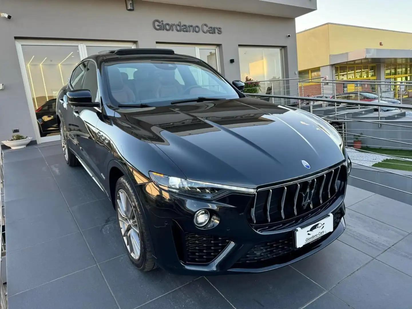 Maserati Levante 3.0 V6 Gransport 250cv auto my19 open Edition Negro - 1
