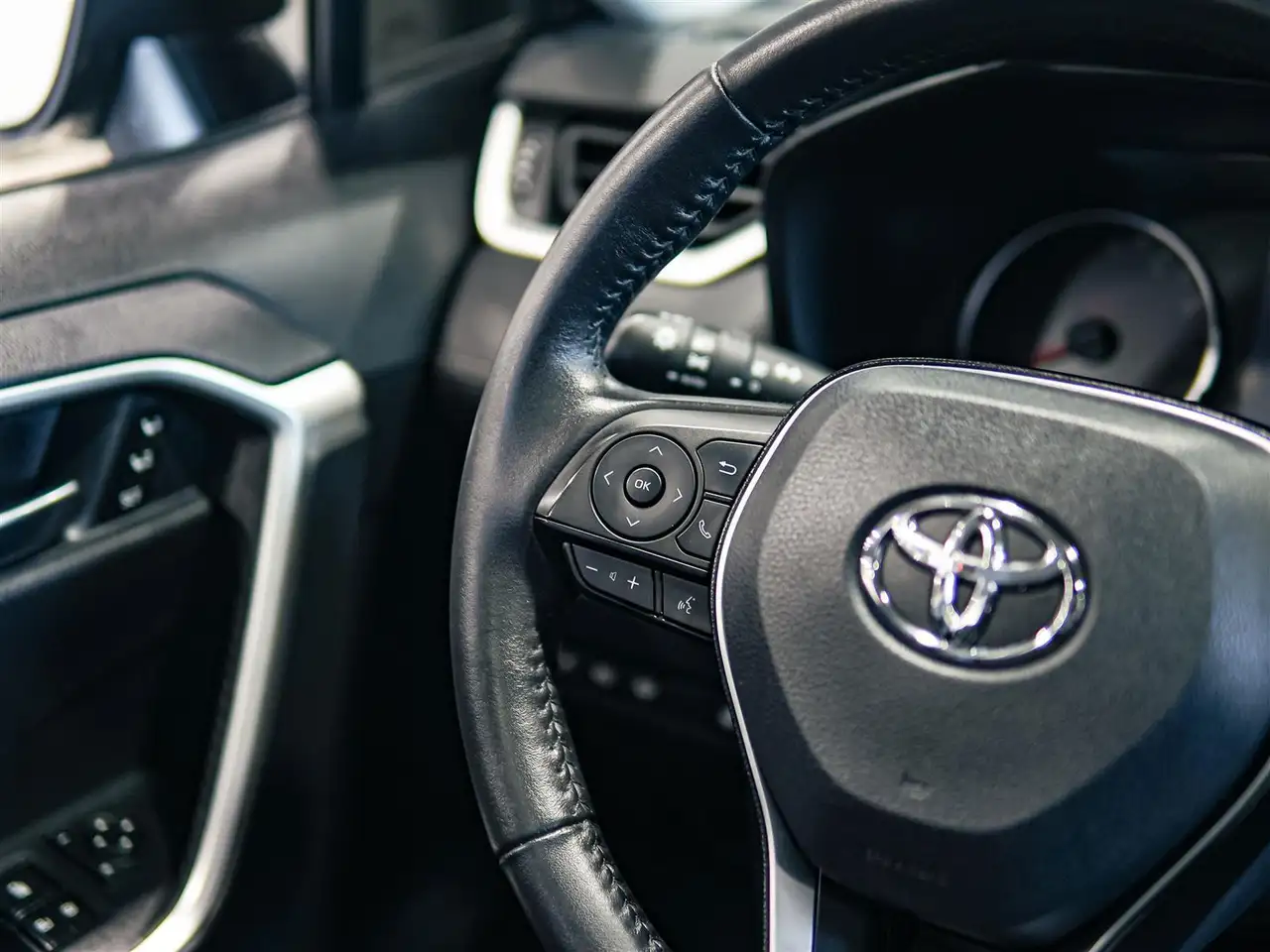 Toyota RAV 4 снимка Toyota RAV 4