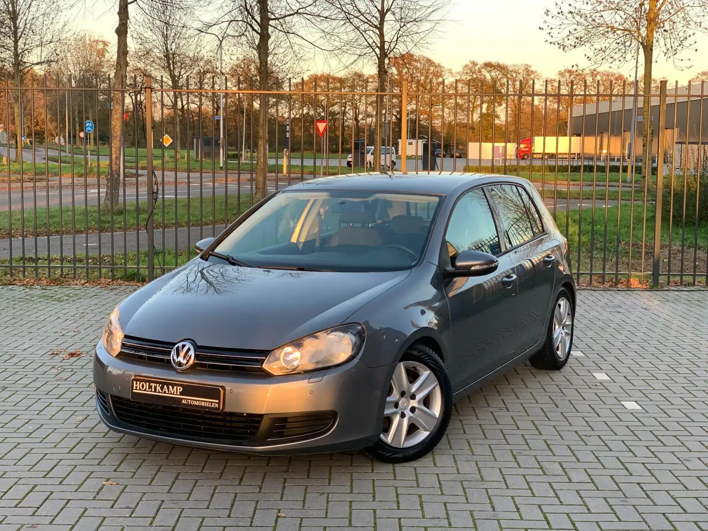 Volkswagen Golf 1.4 TSI | AIRCO | CRUISE | STOELVERWARMING | PDC Grijs - 1