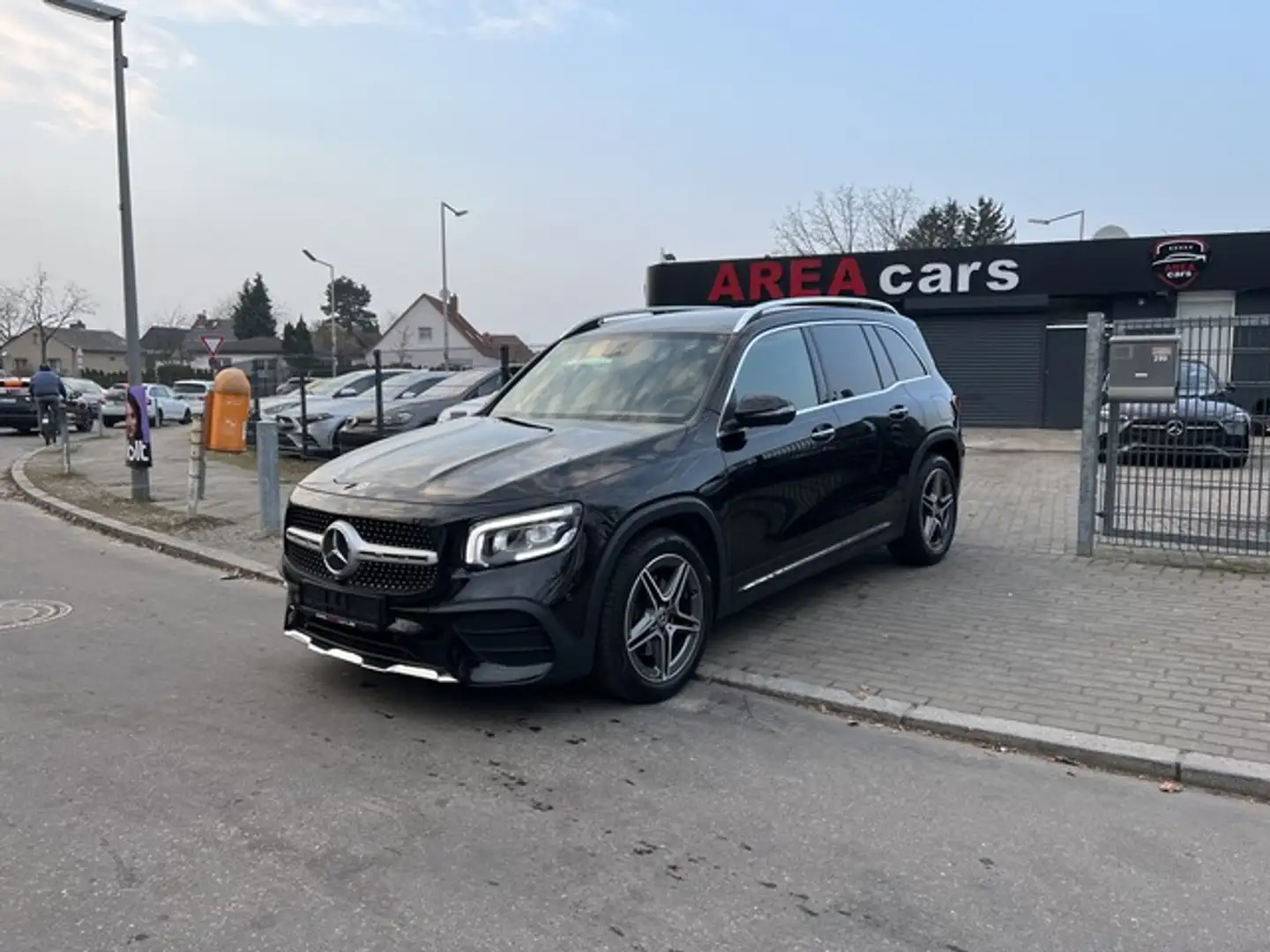 Mercedes-Benz GLB 200 AMG*LED*MBUX*KEYLESS*SPUR*KAM* Nero - 2