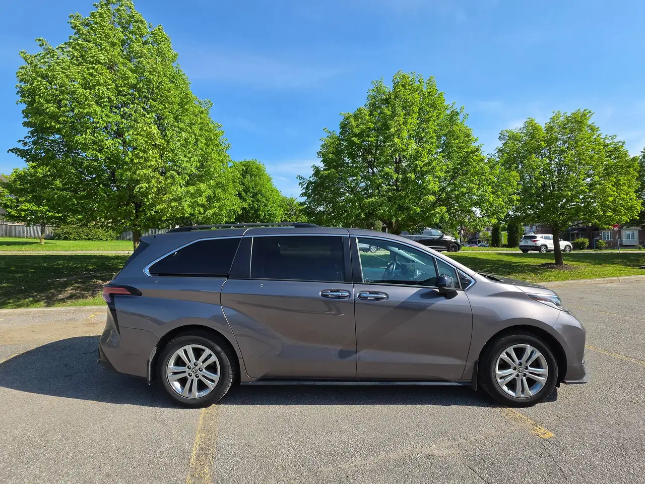 Toyota Sienna снимка Toyota Sienna