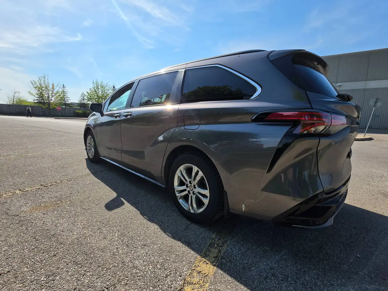 Toyota Sienna снимка Toyota Sienna