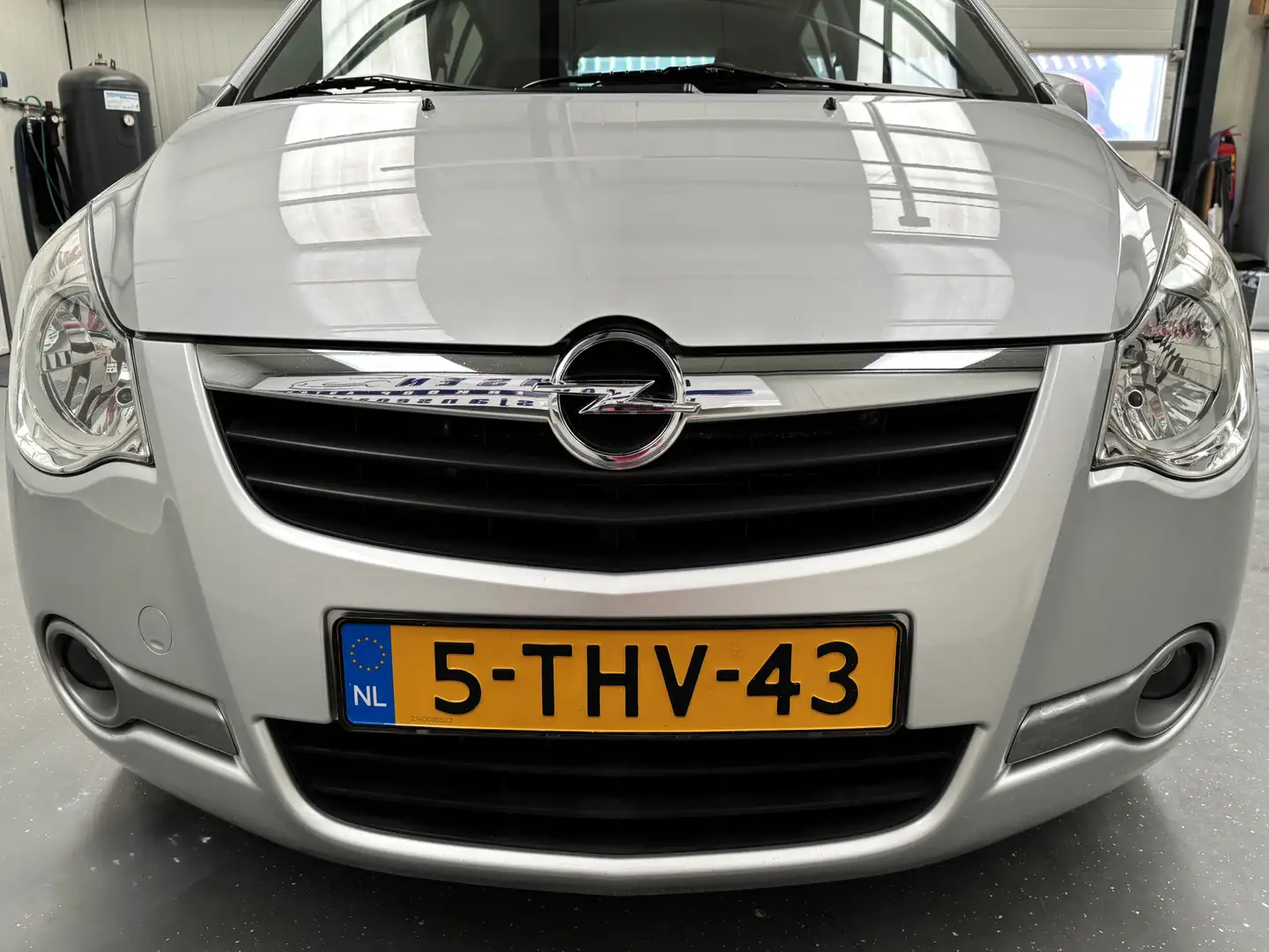 Opel Agila 1.2 Enjoy- Style !!! Grijs - 2