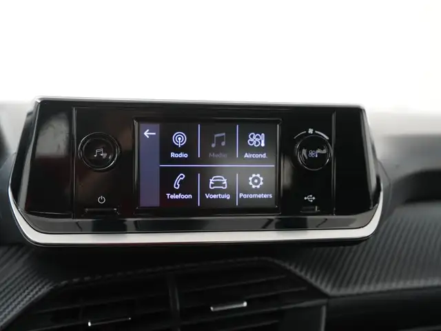 Peugeot 208 view 13