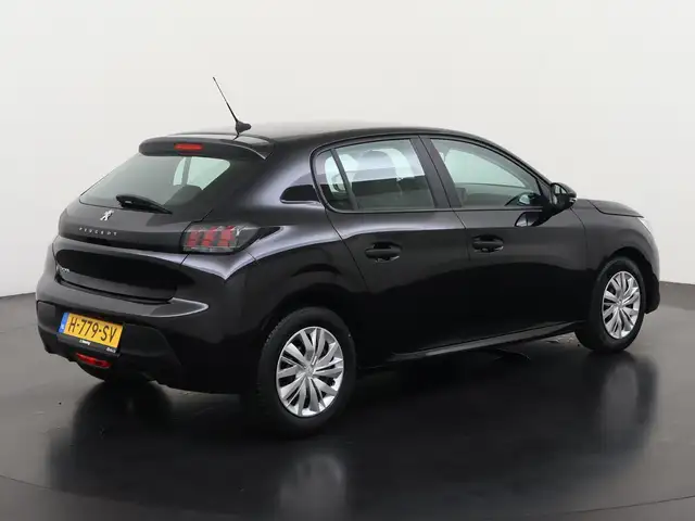 Peugeot 208 view 4