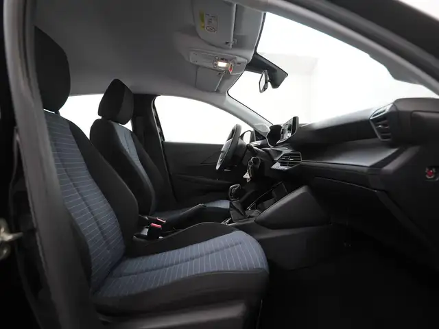 Peugeot 208 view 3
