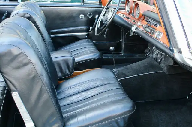 Mercedes-Benz 300 view 13