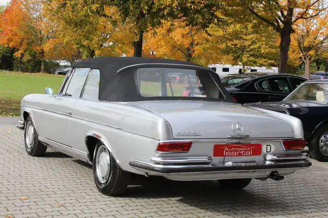 Mercedes-Benz 300 view 7