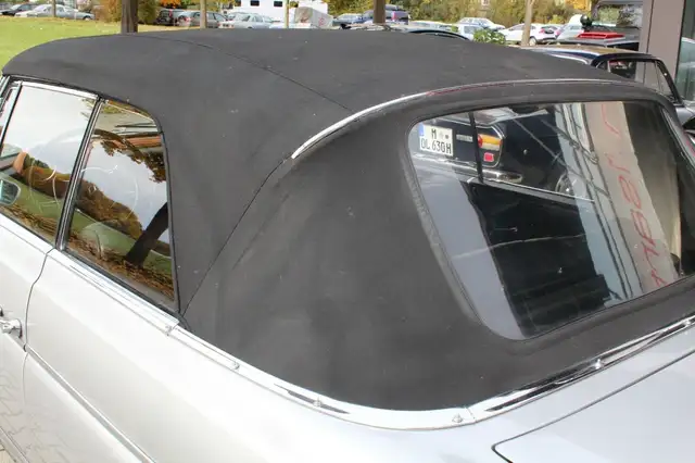 Mercedes-Benz 300 view 8